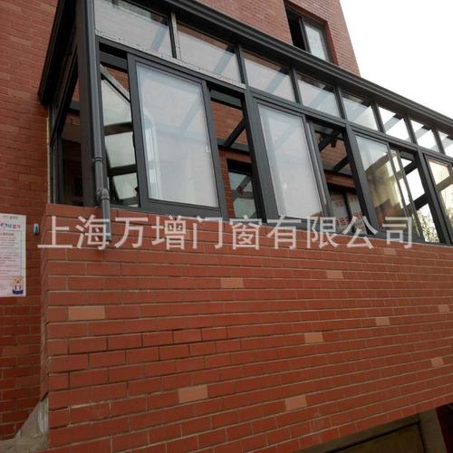 上海阳台窗与阳光房 定制生产、专业安装与门窗系统全指南